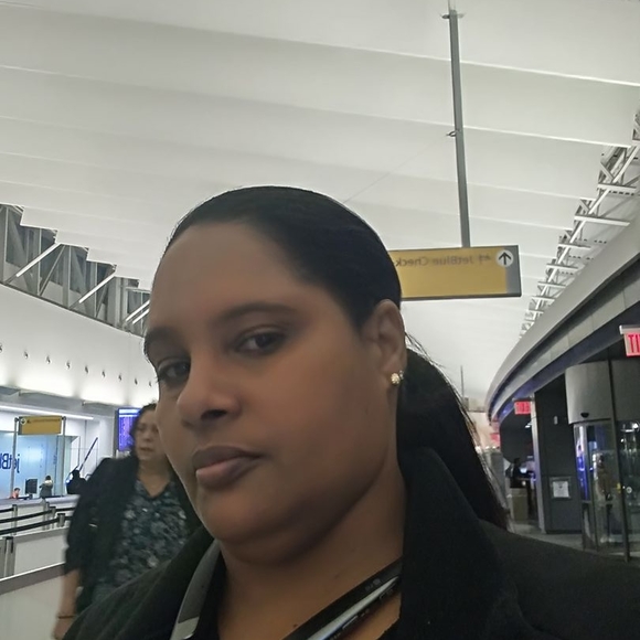 Meet your Posher, Shelly - Picture 1 of 1